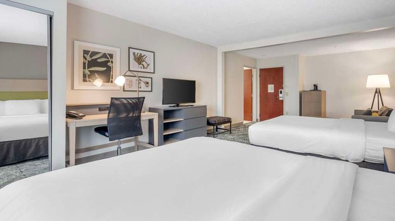 <b>Country Inn & Suites Dayton South Suite</b>. Images powered by <a href="https://iceportal.shijigroup.com/" title="IcePortal" target="_blank">IcePortal</a>.