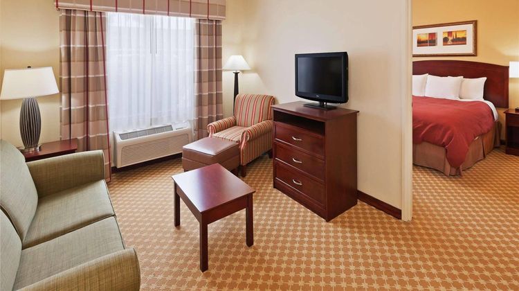 Country Inn & Suites by Radisson Suite