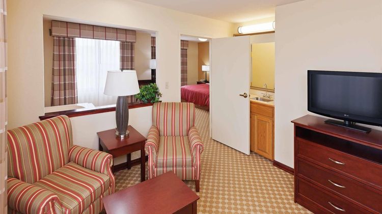 Country Inn & Suites by Radisson Suite