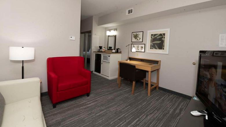 <b>Country Inn & Suites Harrisburg-Hershey Suite</b>. Images powered by <a href="https://iceportal.shijigroup.com/" title="IcePortal" target="_blank">IcePortal</a>.