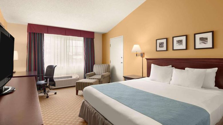 <b>Country Inn & Suites Sioux Falls Room</b>. Images powered by <a href="https://iceportal.shijigroup.com/" title="IcePortal" target="_blank">IcePortal</a>.