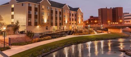 Country Inn & Suites Sioux Falls Exterior