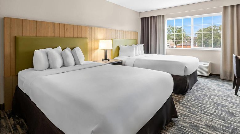 <b>Country Inn & Suites Sioux Falls Room</b>. Images powered by <a href="https://iceportal.shijigroup.com/" title="IcePortal" target="_blank">IcePortal</a>.