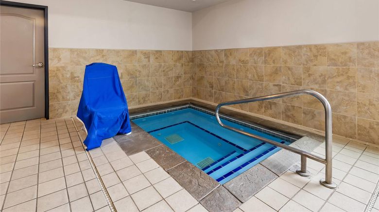 <b>Country Inn & Suites Sioux Falls Pool</b>. Images powered by <a href="https://iceportal.shijigroup.com/" title="IcePortal" target="_blank">IcePortal</a>.