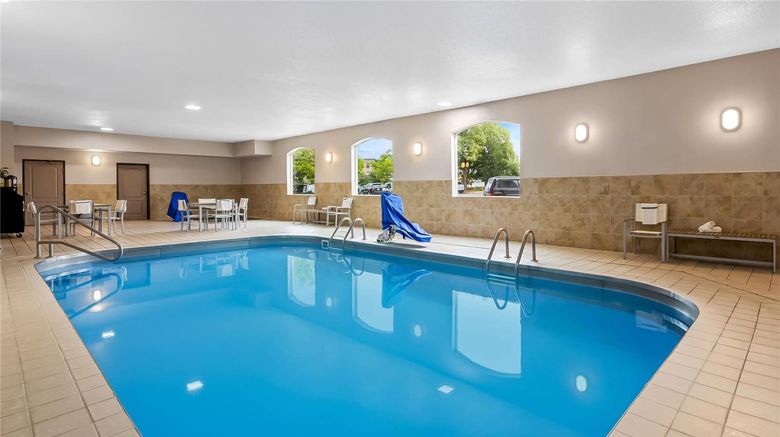 <b>Country Inn & Suites Sioux Falls Pool</b>. Images powered by <a href="https://iceportal.shijigroup.com/" title="IcePortal" target="_blank">IcePortal</a>.