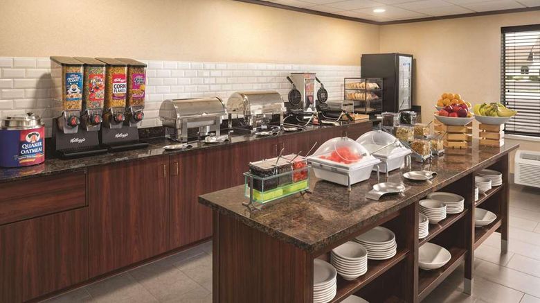 <b>Country Inn & Suites Mt. Pleasant-Racine West Restaurant</b>. Images powered by <a href="https://iceportal.shijigroup.com/" title="IcePortal" target="_blank">IcePortal</a>.