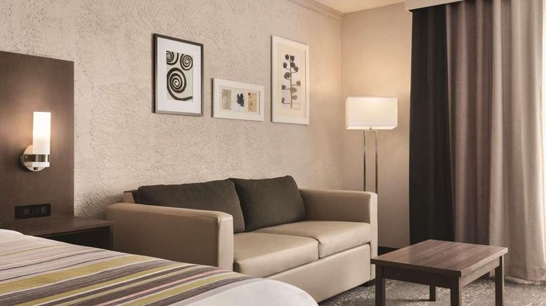 <b>Country Inn & Suites Mt. Pleasant-Racine West Room</b>. Images powered by <a href="https://iceportal.shijigroup.com/" title="IcePortal" target="_blank">IcePortal</a>.