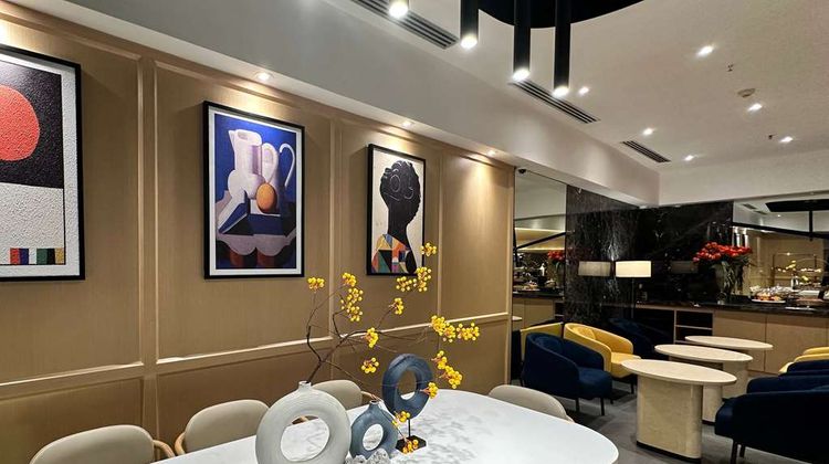 Ramada by Wyndham Bangkok Sukhumvit 11 Lobby