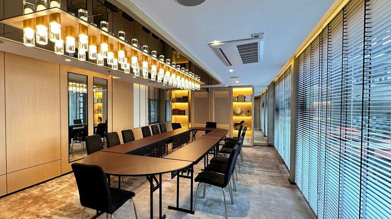 <b>Ramada by Wyndham Bangkok Sukhumvit 11 Meeting</b>. Images powered by <a href="https://iceportal.shijigroup.com/" title="IcePortal" target="_blank">IcePortal</a>.