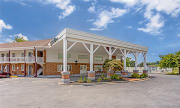 Quality Inn Smoketown - Lancaster Area