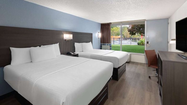 <b>Super 8 by Wyndham Riverside Room</b>. Images powered by <a href="https://iceportal.shijigroup.com/" title="IcePortal" target="_blank">IcePortal</a>.