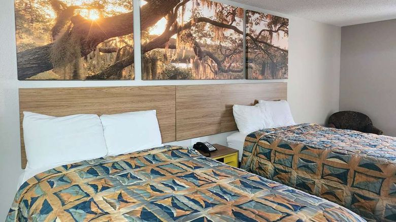 <b>Days Inn by Wyndham Lafayette Room</b>. Images powered by <a href="https://iceportal.shijigroup.com/" title="IcePortal" target="_blank">IcePortal</a>.