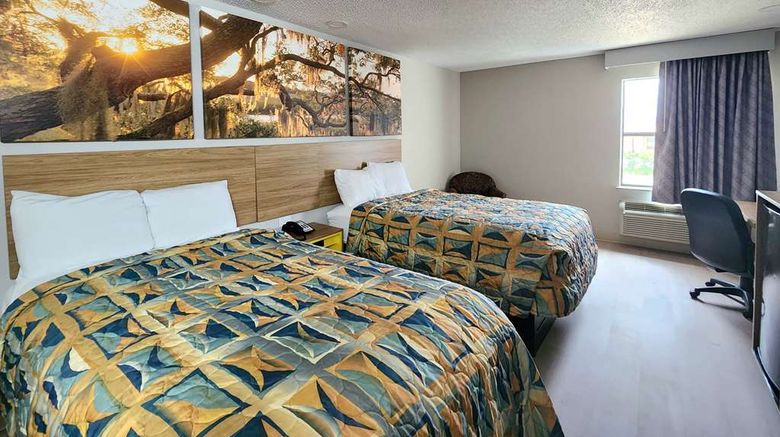 <b>Days Inn by Wyndham Lafayette Room</b>. Images powered by <a href="https://iceportal.shijigroup.com/" title="IcePortal" target="_blank">IcePortal</a>.