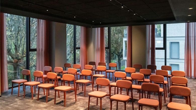 <b>TRIBE Lyon Croix Rousse Meeting</b>. Images powered by <a href="https://iceportal.shijigroup.com/" title="IcePortal" target="_blank">IcePortal</a>.