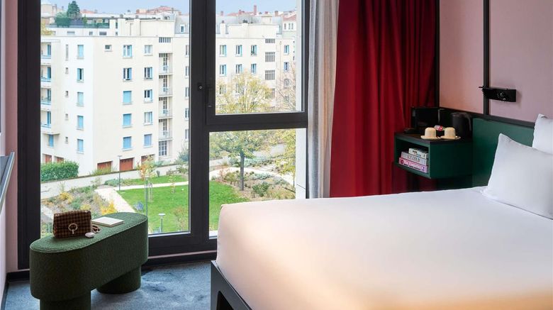 <b>TRIBE Lyon Croix Rousse Room</b>. Images powered by <a href="https://iceportal.shijigroup.com/" title="IcePortal" target="_blank">IcePortal</a>.