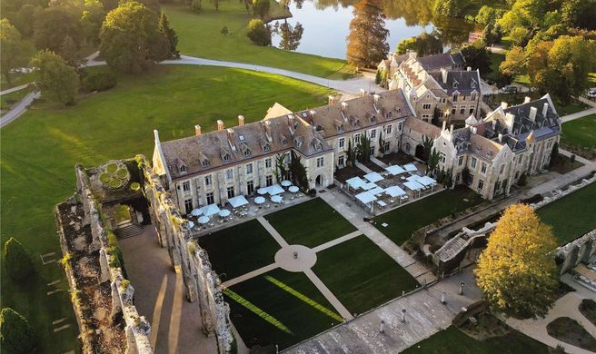 Abbaye des Vaux de Cernay Exterior