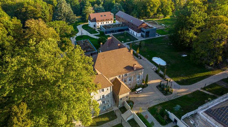 <b>Domaine de Dolomieu, BW Premier Coll Exterior</b>. Images powered by <a href="https://iceportal.shijigroup.com/" title="IcePortal" target="_blank">IcePortal</a>.