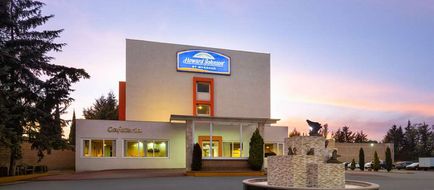 Howard Johnson by Wyndham Toluca Exterior