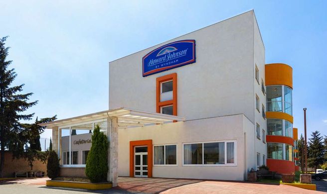 Howard Johnson by Wyndham Toluca Exterior