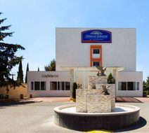 Howard Johnson by Wyndham Toluca Exterior