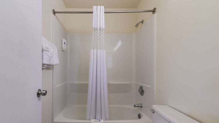 Rodeway Inn Livermore Room