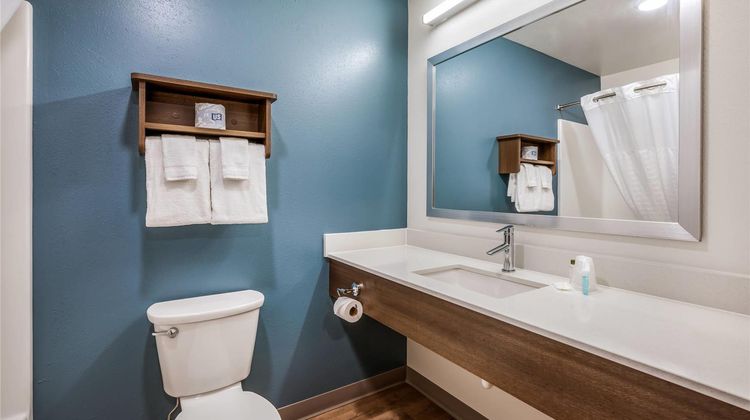 WoodSpring Suites Libertyville-Chicago Room