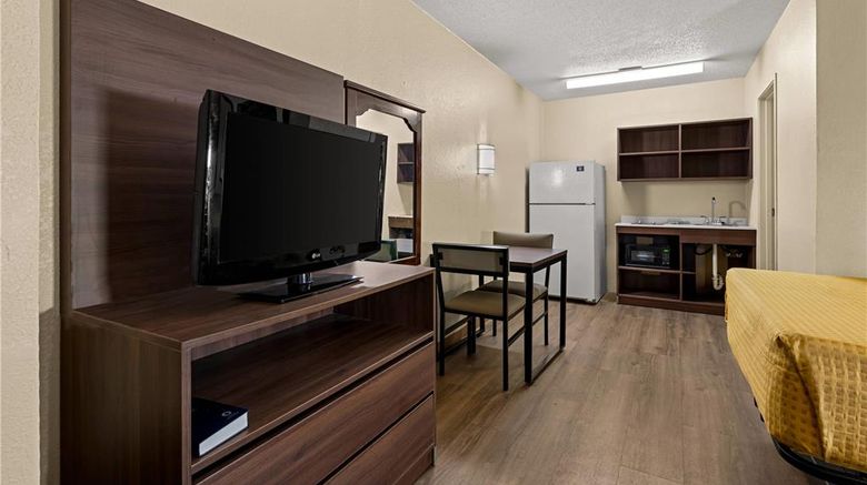 <b>Suburban Studios near Hanes Mall Room</b>. Images powered by <a href="https://iceportal.shijigroup.com/" title="IcePortal" target="_blank">IcePortal</a>.