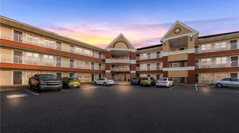 <b>Suburban Studios near Hanes Mall Exterior</b>. Images powered by <a href="https://iceportal.shijigroup.com/" title="IcePortal" target="_blank">IcePortal</a>.