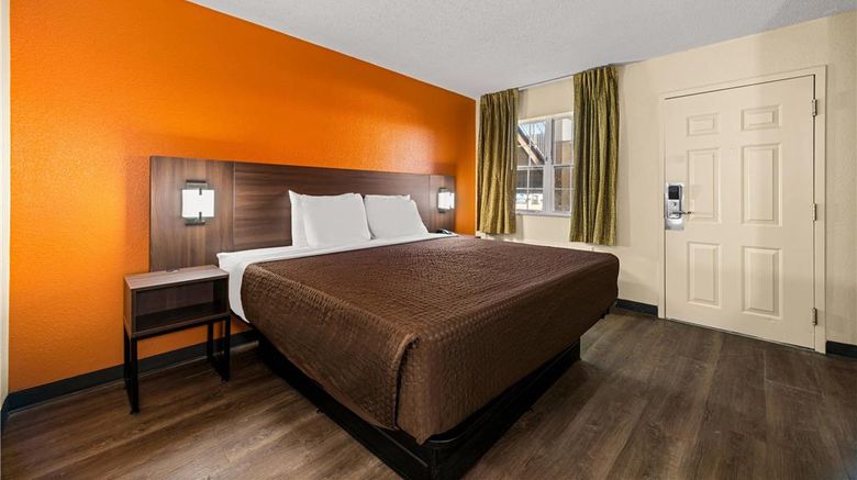 <b>Suburban Studios near Hanes Mall Room</b>. Images powered by <a href="https://iceportal.shijigroup.com/" title="IcePortal" target="_blank">IcePortal</a>.