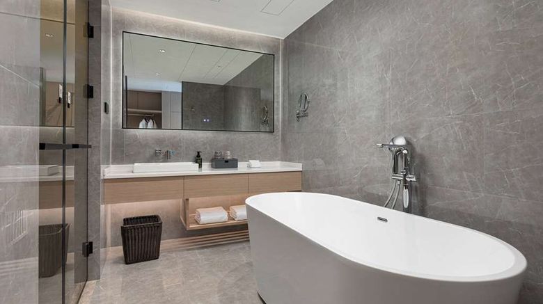 <b>Ramada by Wyndham Honghe Kaiyuan Room</b>. Images powered by <a href="https://iceportal.shijigroup.com/" title="IcePortal" target="_blank">IcePortal</a>.