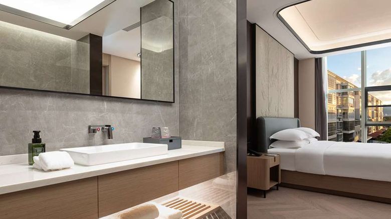 <b>Ramada by Wyndham Honghe Kaiyuan Suite</b>. Images powered by <a href="https://iceportal.shijigroup.com/" title="IcePortal" target="_blank">IcePortal</a>.
