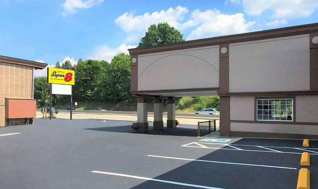 Super 8 by Wyndham Greensburg Exterior