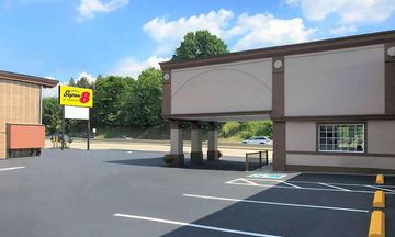 Super 8 by Wyndham Greensburg