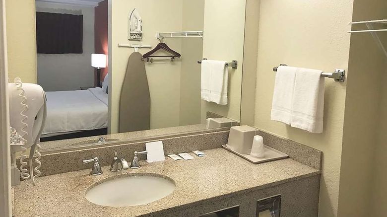 <b>Super 8 by Wyndham Greensburg Room</b>. Images powered by <a href="https://iceportal.shijigroup.com/" title="IcePortal" target="_blank">IcePortal</a>.