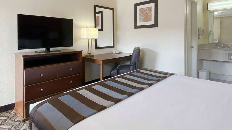 <b>Super 8 by Wyndham Greensburg Room</b>. Images powered by <a href="https://iceportal.shijigroup.com/" title="IcePortal" target="_blank">IcePortal</a>.