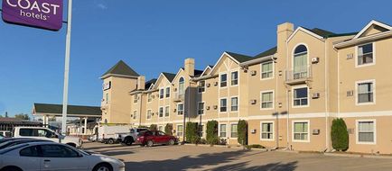 Coast Hinton Hotel Exterior