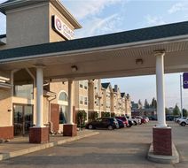 Coast Hinton Hotel Exterior