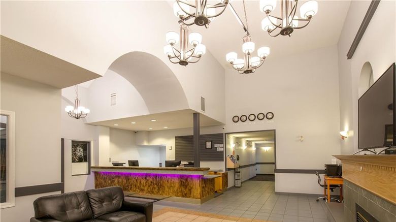 <b>Coast Hinton Hotel Lobby</b>. Images powered by <a href="https://iceportal.shijigroup.com/" title="IcePortal" target="_blank">IcePortal</a>.