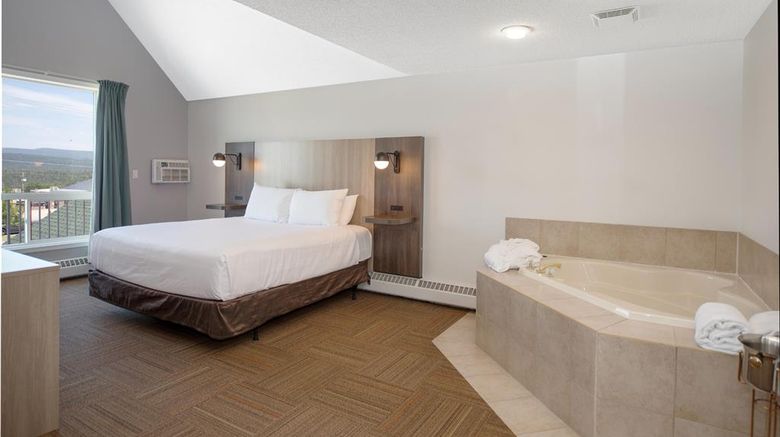 <b>Coast Hinton Hotel Suite</b>. Images powered by <a href="https://iceportal.shijigroup.com/" title="IcePortal" target="_blank">IcePortal</a>.