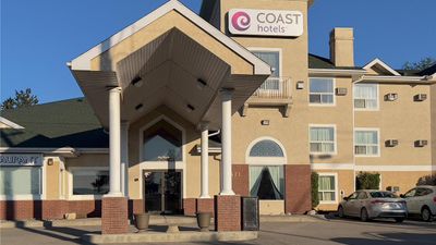 Coast Hinton Hotel