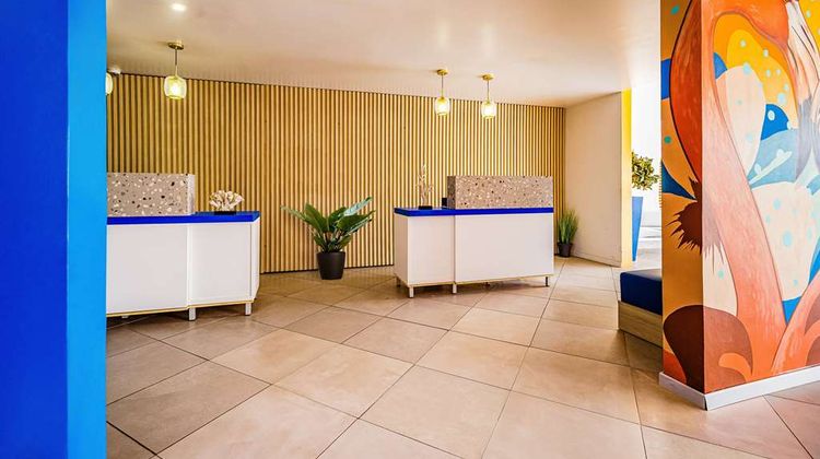 Tryp by Wyndham Aruba Lobby