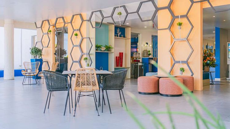 Tryp by Wyndham Aruba Lobby