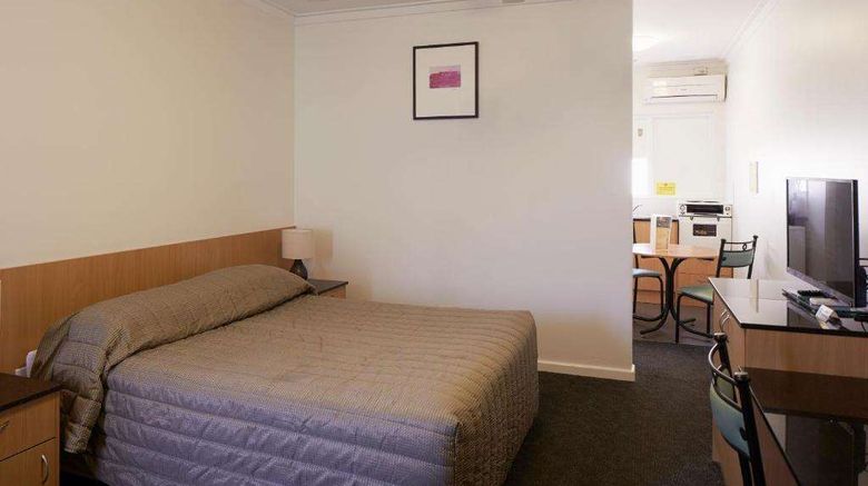 <b>Baileys Motel Room</b>. Images powered by <a href="https://iceportal.shijigroup.com/" title="IcePortal" target="_blank">IcePortal</a>.