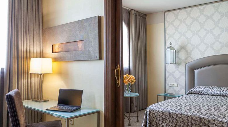 <b>Hotel Macia Alfaros Suite</b>. Images powered by <a href="https://iceportal.shijigroup.com/" title="IcePortal" target="_blank">IcePortal</a>.