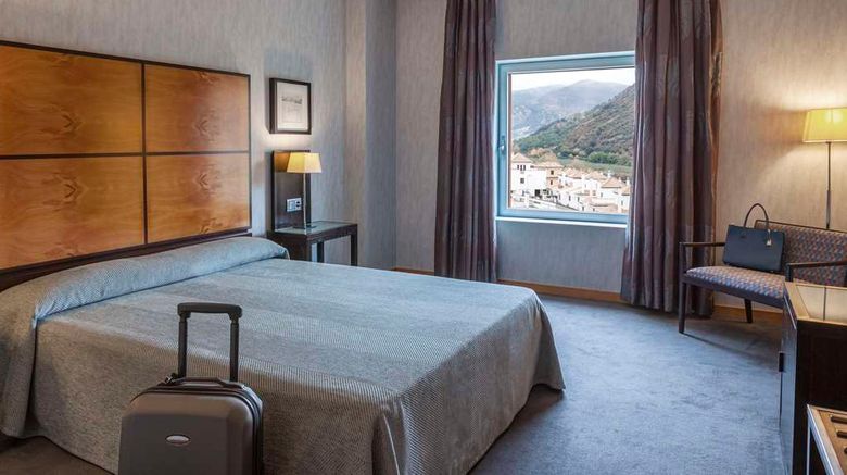 <b>Hotel Macia Real de la Alhambra Suite</b>. Images powered by <a href="https://iceportal.shijigroup.com/" title="IcePortal" target="_blank">IcePortal</a>.