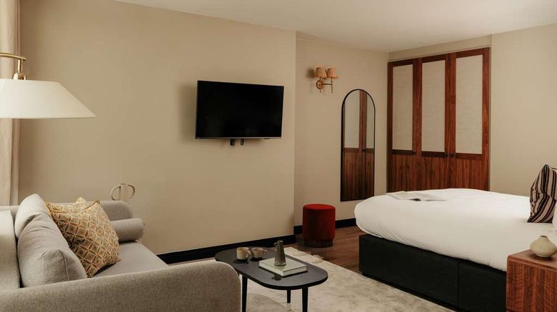 <b>Native Kings Wardrobe Suite</b>. Images powered by <a href="https://iceportal.shijigroup.com/" title="IcePortal" target="_blank">IcePortal</a>.