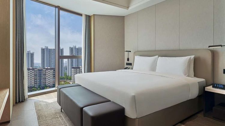 Hyatt Place Yantai Development Zone Suite