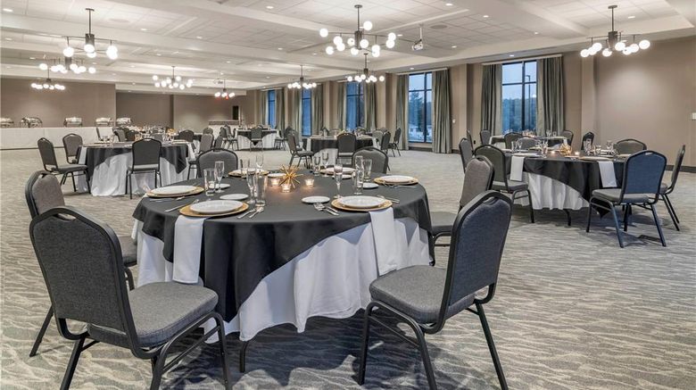 <b>Cambria Hotel Lake Placid-Lakeside Resrt Meeting</b>. Images powered by <a href="https://iceportal.shijigroup.com/" title="IcePortal" target="_blank">IcePortal</a>.