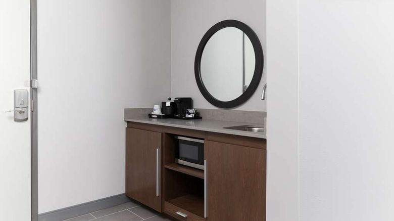 <b>Hampton Inn & Suites Porter Ranch LA Room</b>. Images powered by <a href="https://iceportal.shijigroup.com/" title="IcePortal" target="_blank">IcePortal</a>.