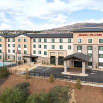 Hampton Inn & Suites Porter Ranch LA